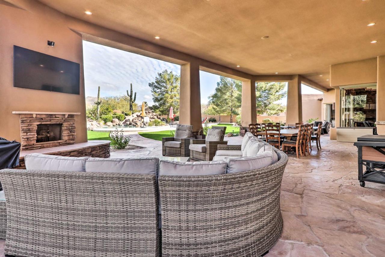 Lavish Estate With Sports Court And Theater! *