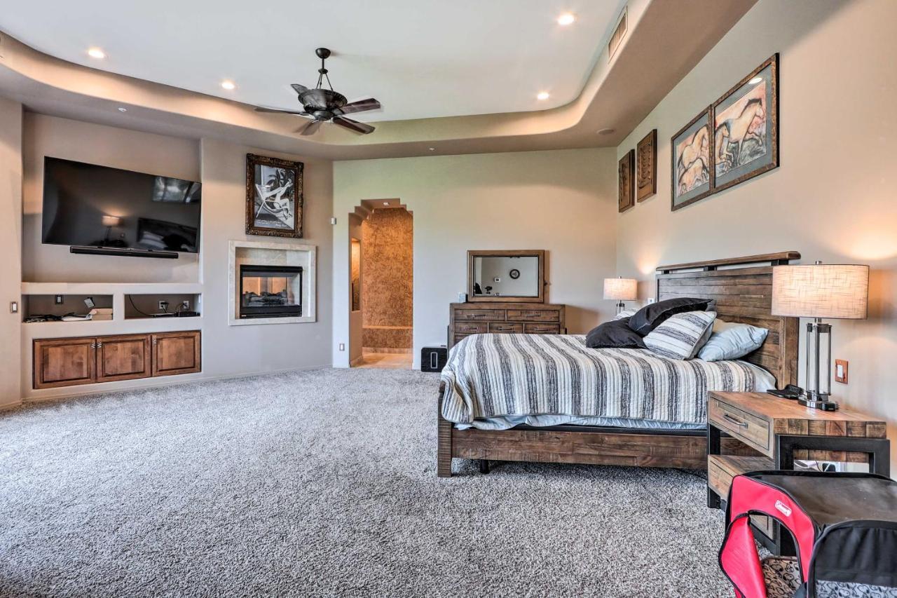 Lavish Estate With Sports Court And Theater! * Scottsdale