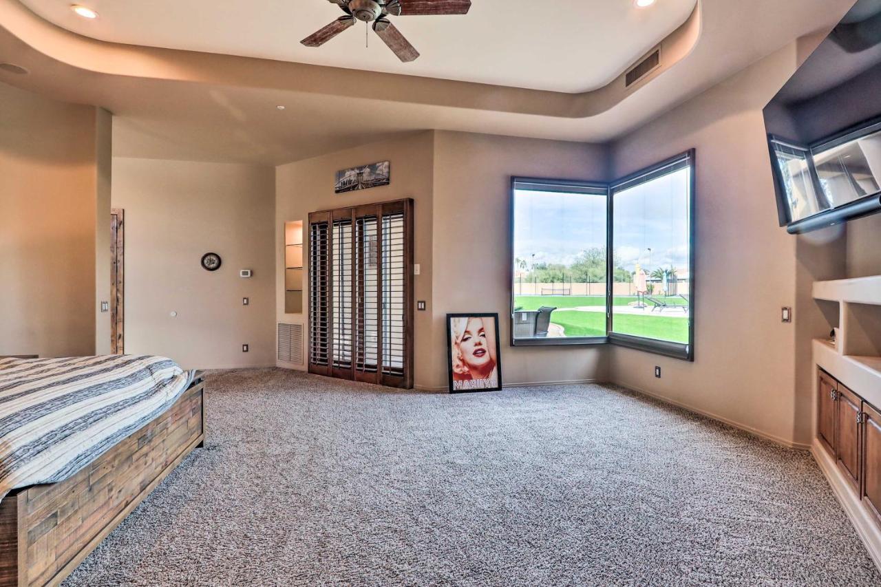 Lavish Estate With Sports Court And Theater!