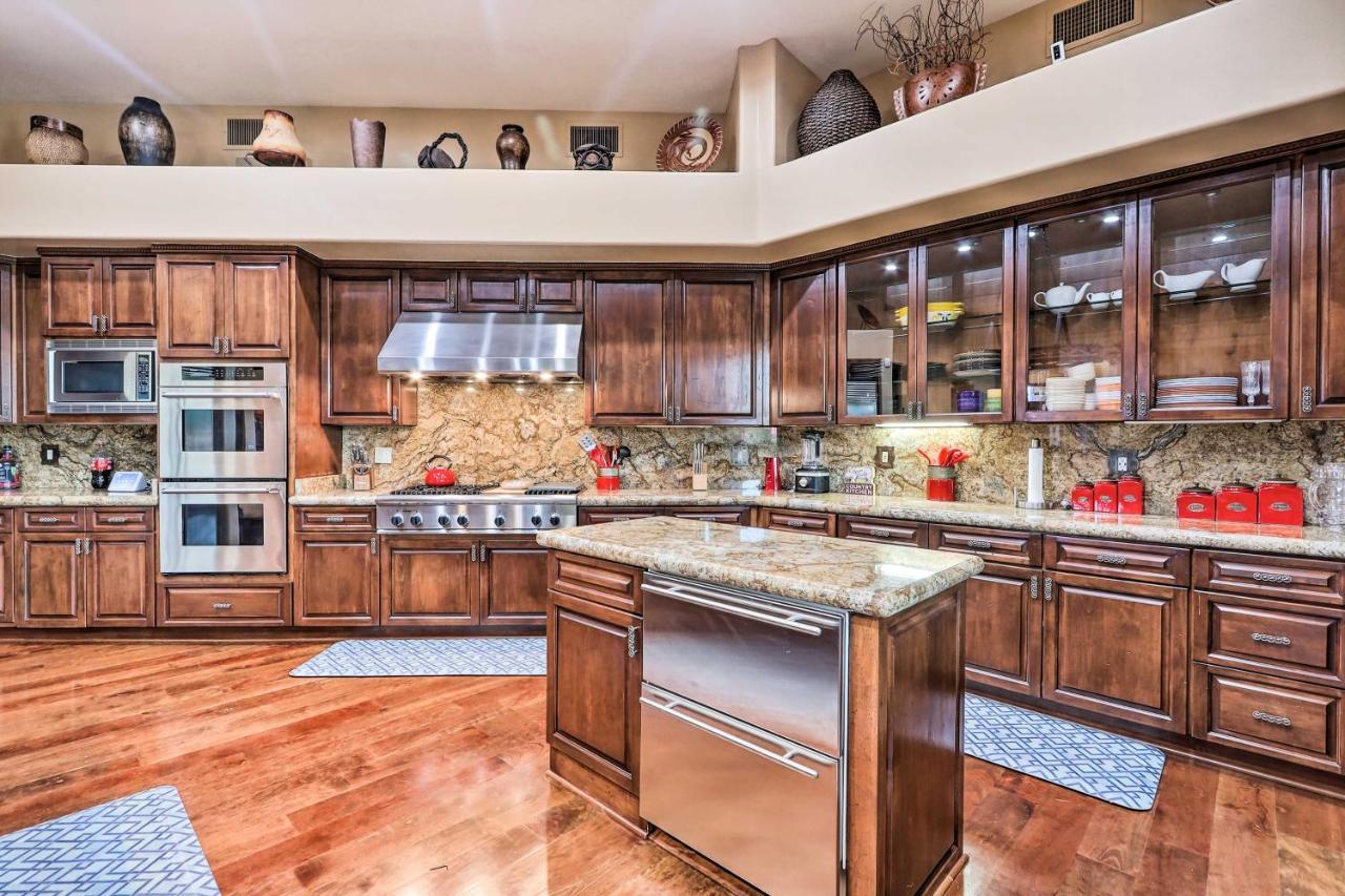Holiday home Lavish Estate With Sports Court And Theater! Scottsdale