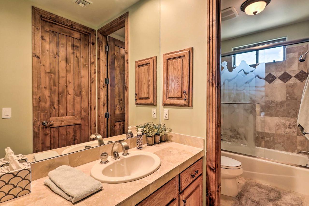 Lavish Estate With Sports Court And Theater! * Scottsdale