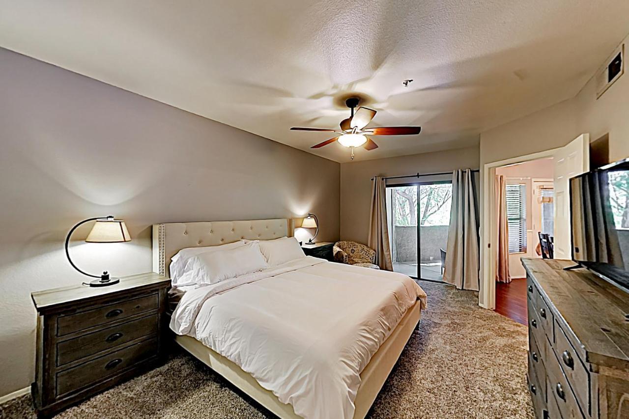 Apartment The Signature Unit & Breezy Desert Retreat