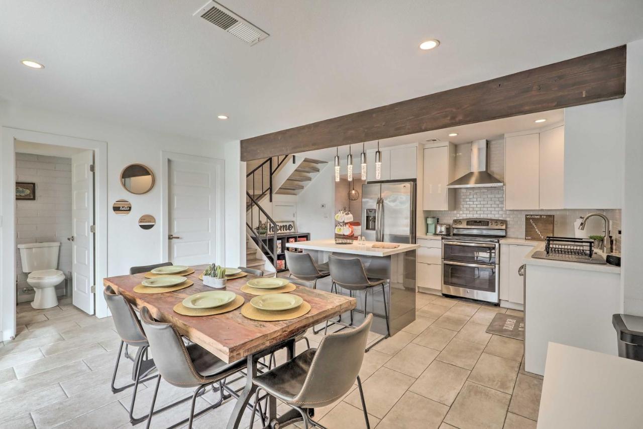 Chic With Balcony, Walk To Old Town! * Scottsdale