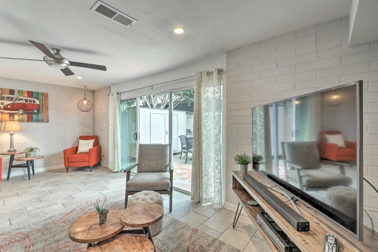 Chic With Balcony, Walk To Old Town! Scottsdale
