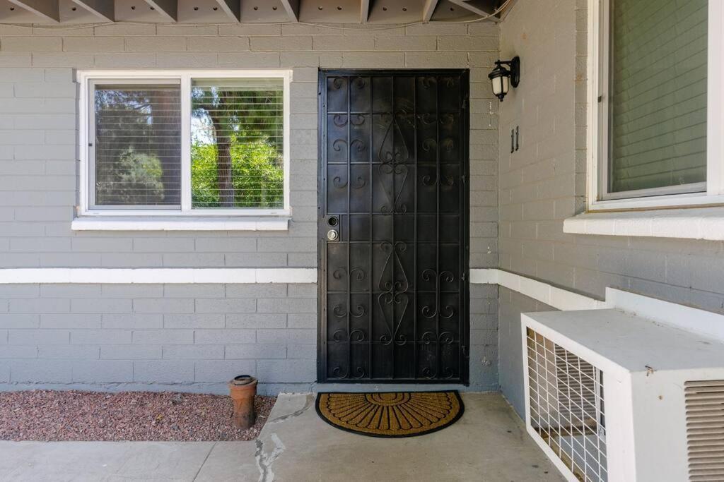 Apartment Desert Chic - 2 Bed With Yard Scottsdale