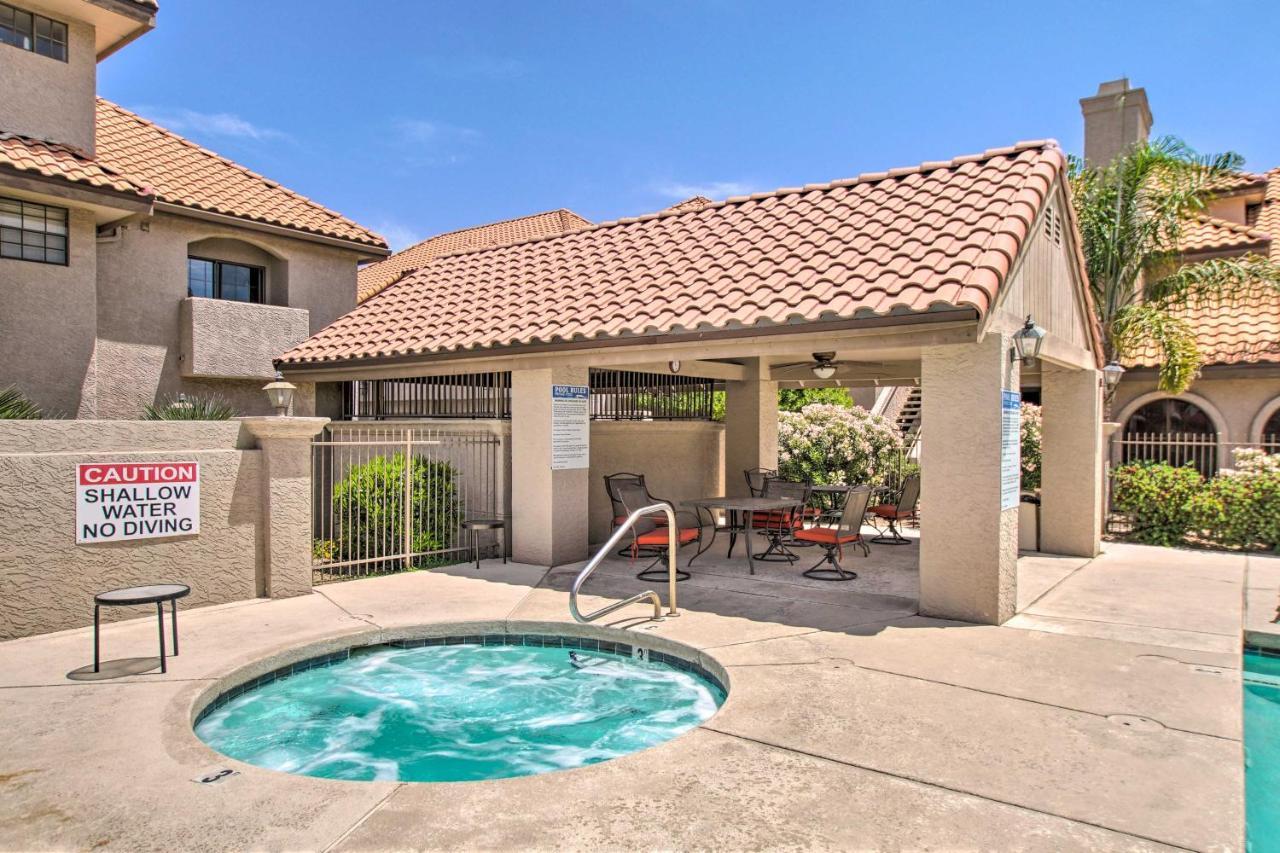 Apartment With Community Pool Walk To Park! Scottsdale