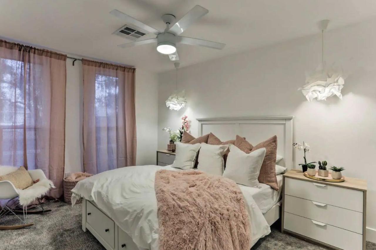 Quiet Luxury Estate W/ Heated Pool: Villa