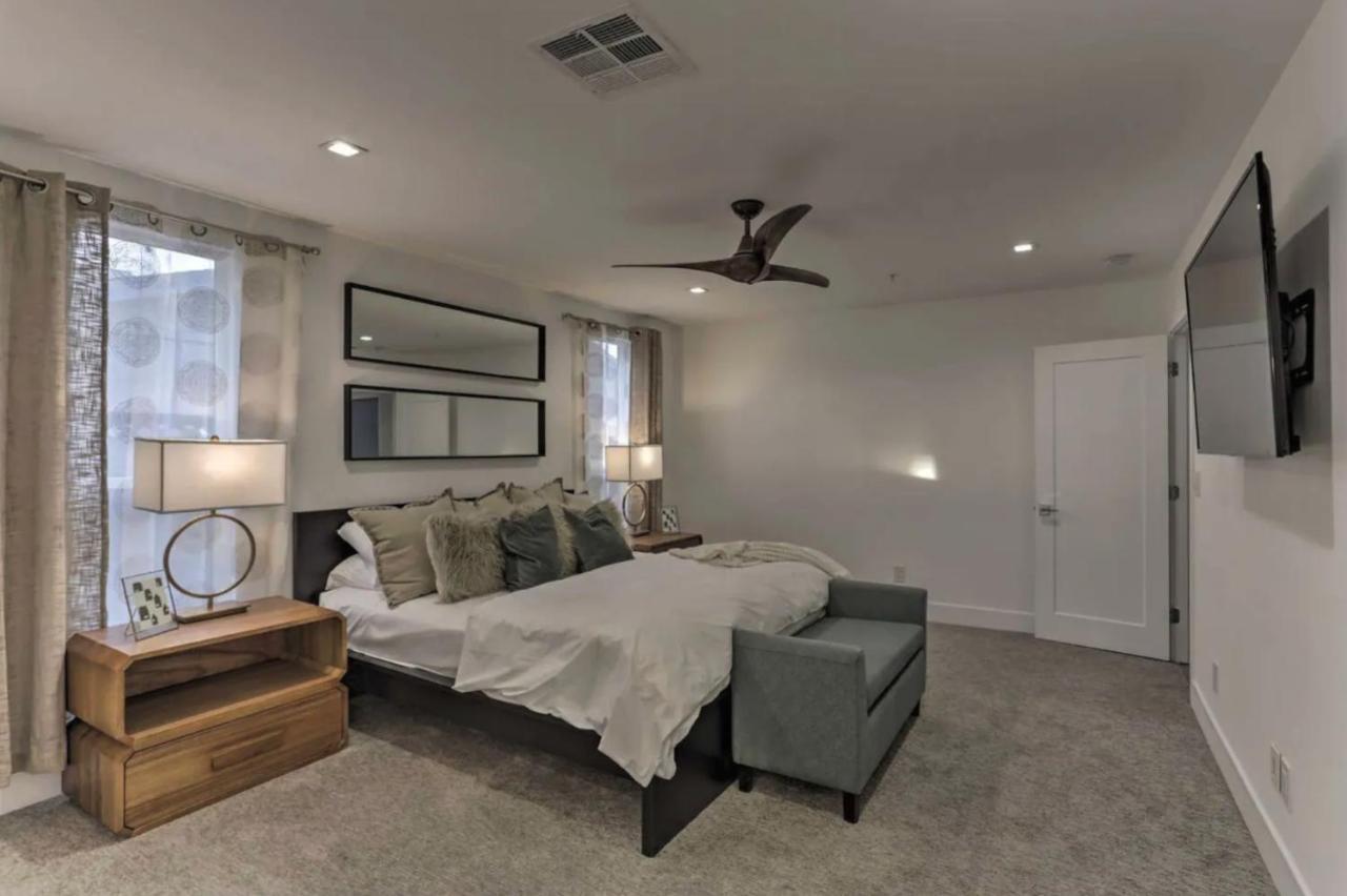 Quiet Luxury Estate W/ Heated Pool: Villa