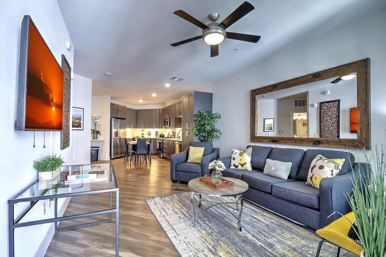 Apartment Walk Score 81-shopping District-king Bed-parking G3047 *