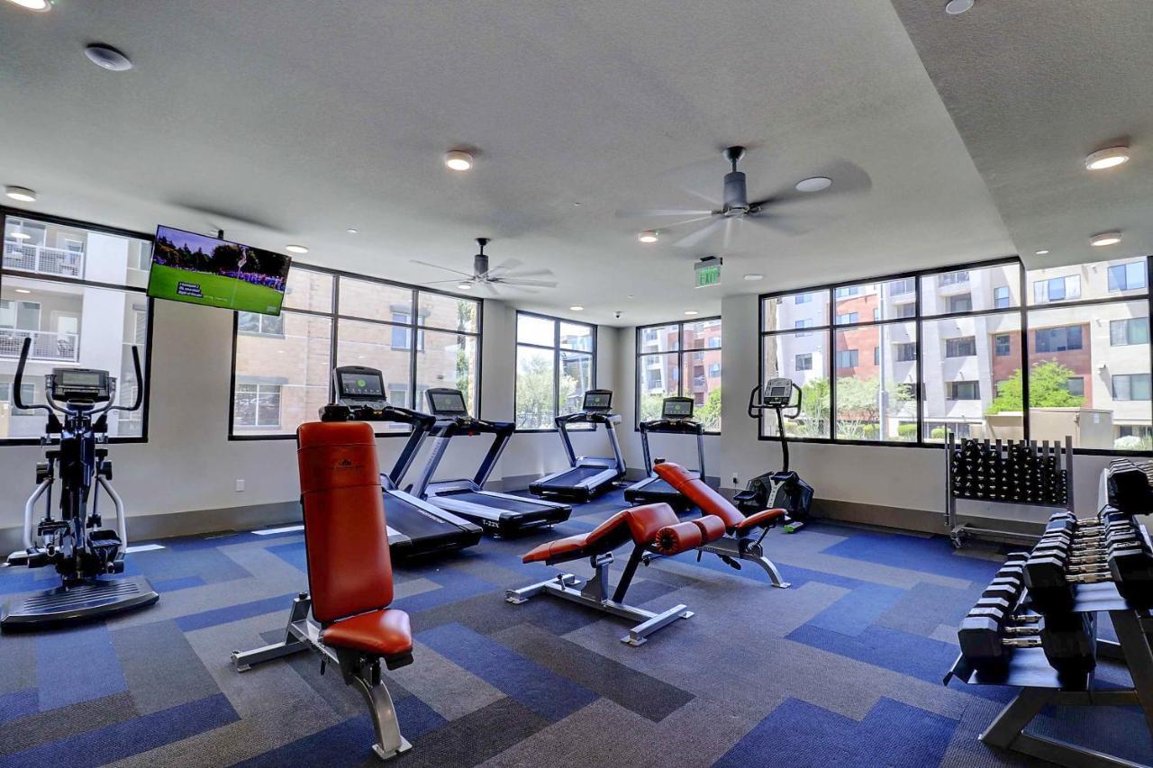 Walk Score 81-shopping District-king Bed-parking G3047 *
