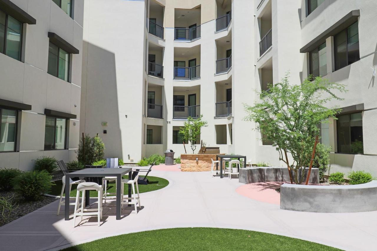 Apartment Walk Score 81-shopping District-king Bed-parking G3047 Scottsdale