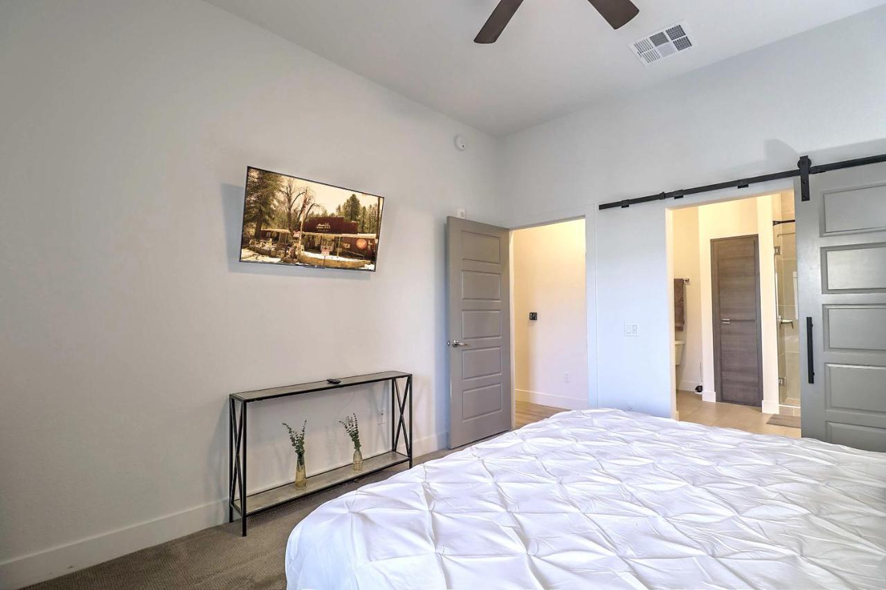 Walk Score 81-shopping District-king Bed-parking - G4004 * Scottsdale