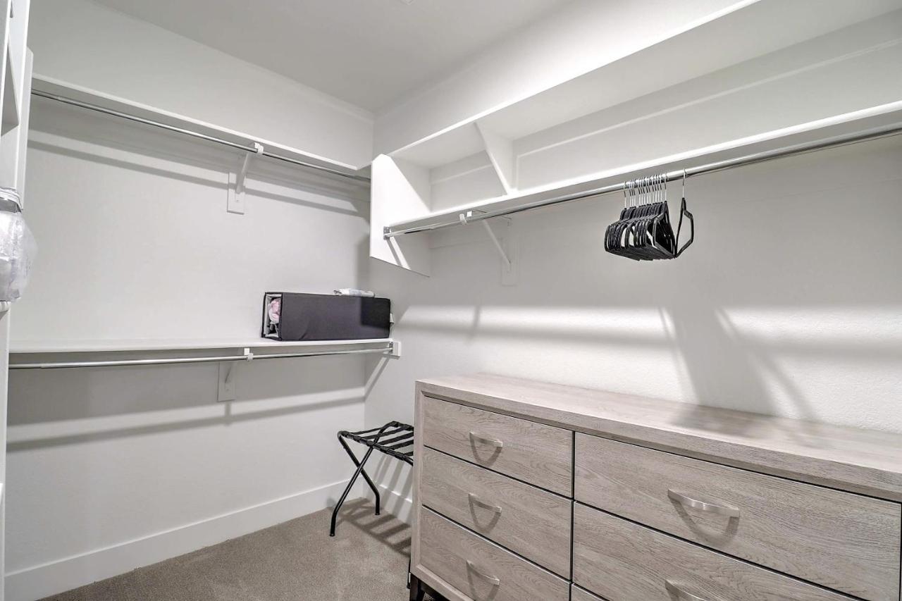 Walk Score 81-shopping District-king Bed-parking - G4004 Apartment Scottsdale