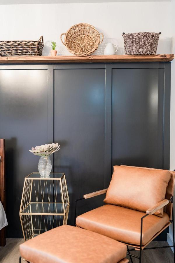 Apartment Boho And Cozy ~ Work From ~ Pool + Hot Tub 365! *