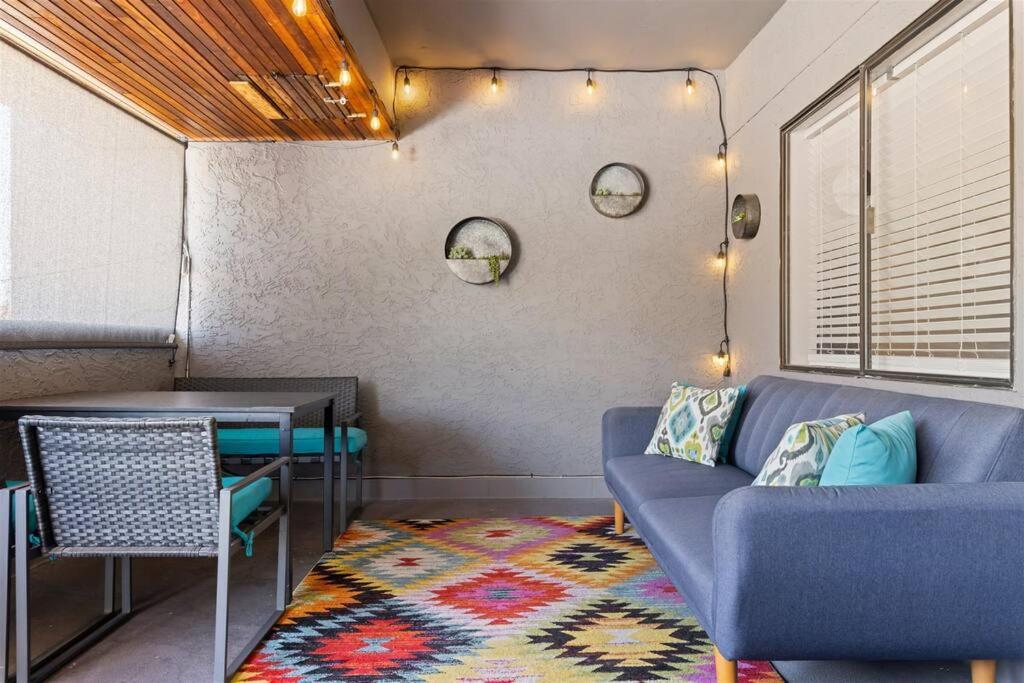 Incredible Location In Old Town 2 King Bds & Patio Apartment *
