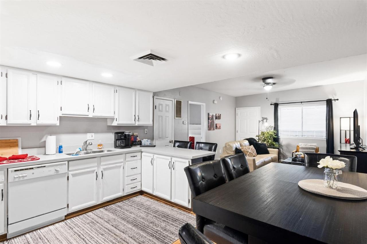 Incredible Location In Old Town 2 King Bds & Patio *