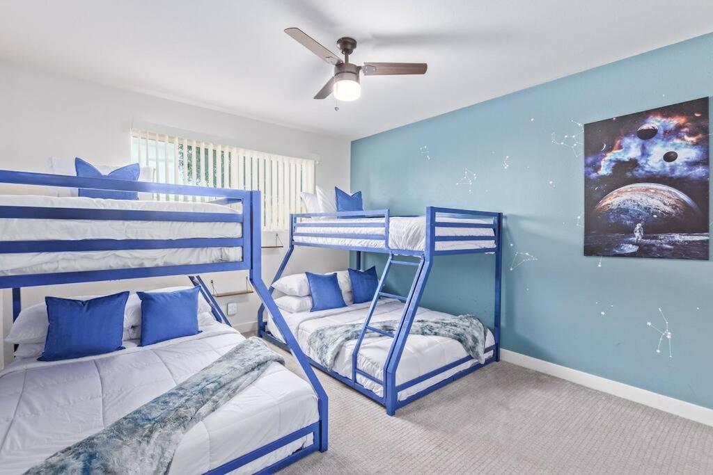 Galactic Getaway By Club - New Holiday home