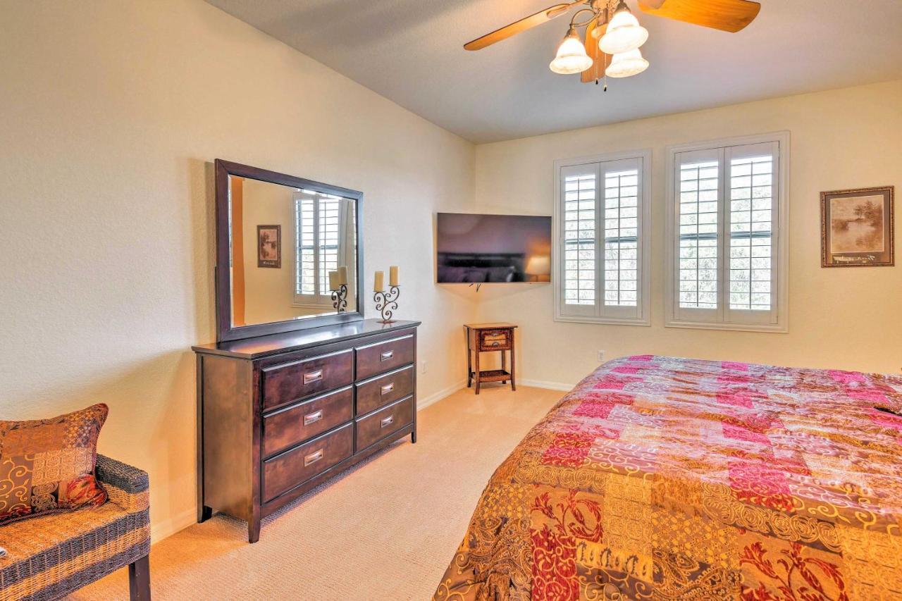Apartment Upscale Getaway With Golf Course Views!