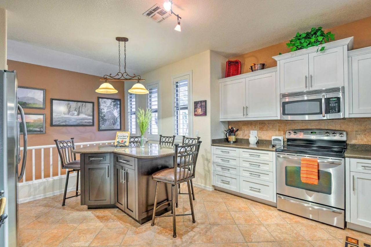 Apartment Upscale Getaway With Golf Course Views! Scottsdale
