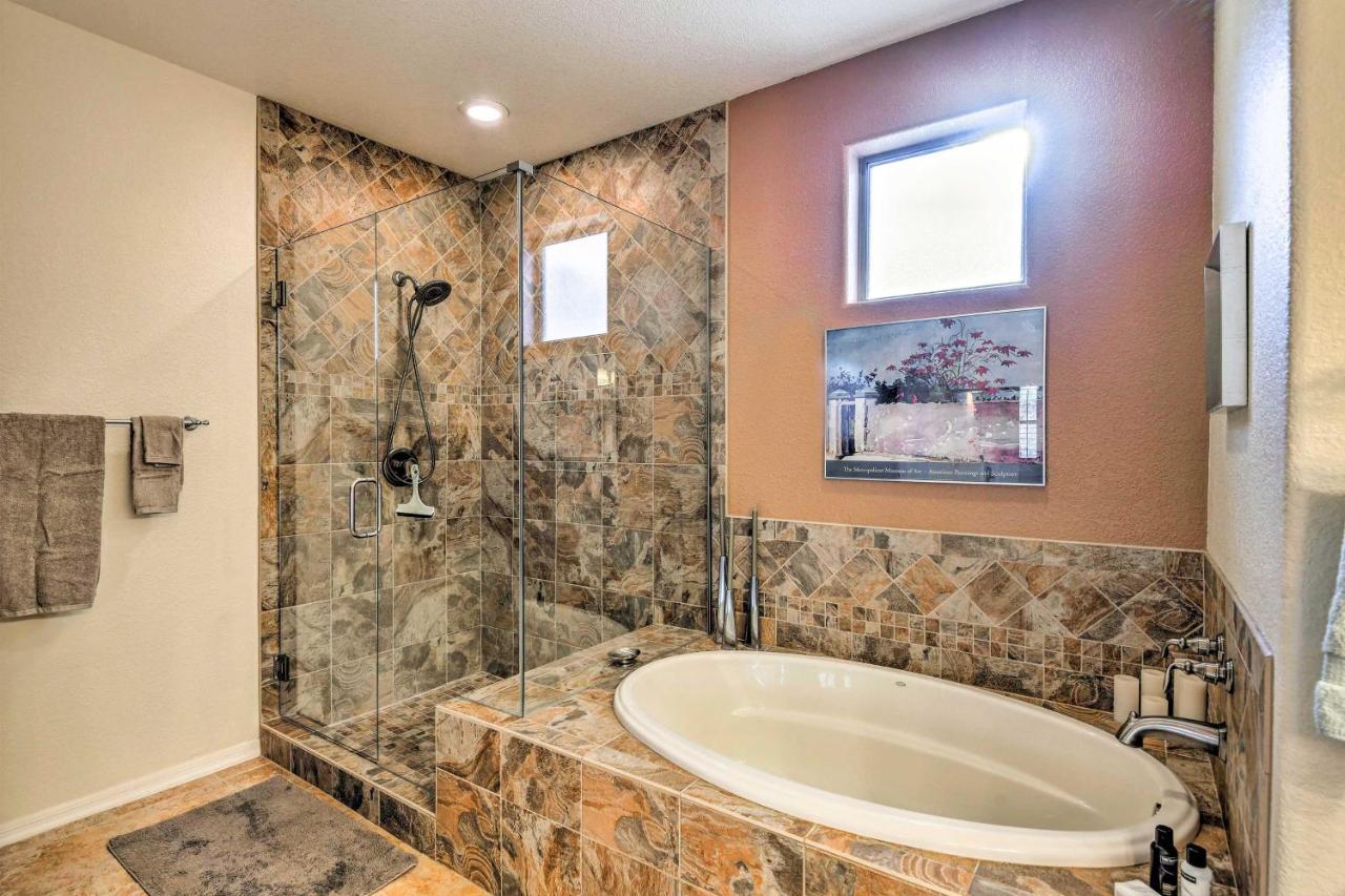 Upscale Getaway With Golf Course Views! Scottsdale