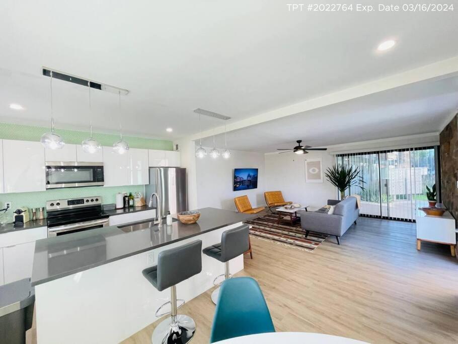 Walkable Ots, Heated Poolside Mid Century * Scottsdale