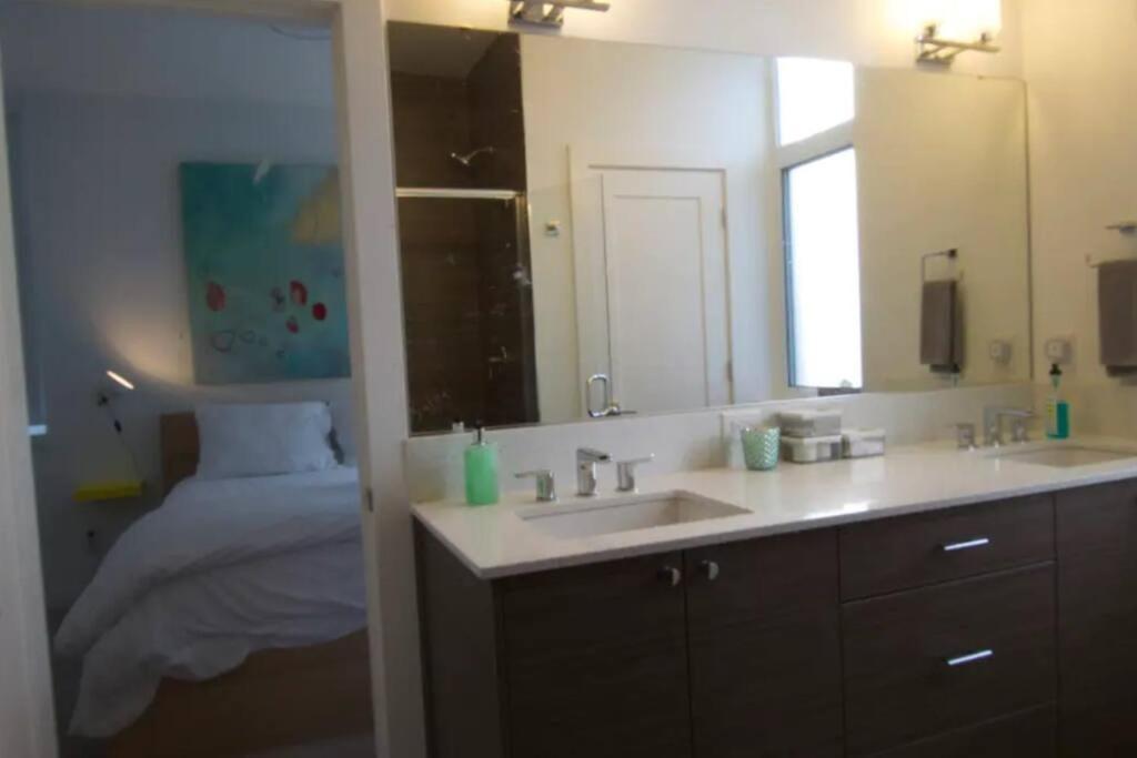 Apartment Walkable Ots, Heated Poolside Mid Century Scottsdale