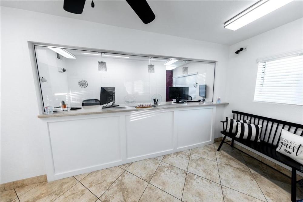 145 Fully Furnished 1br Suite-pet Friendly Apartment *