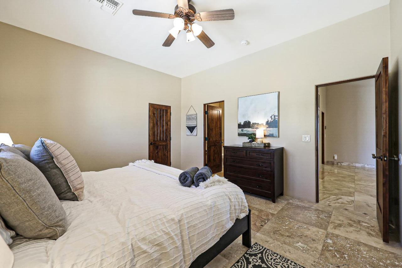 Villa Luxury Estate, Sleeps 24, Sonoran By Homestakes *