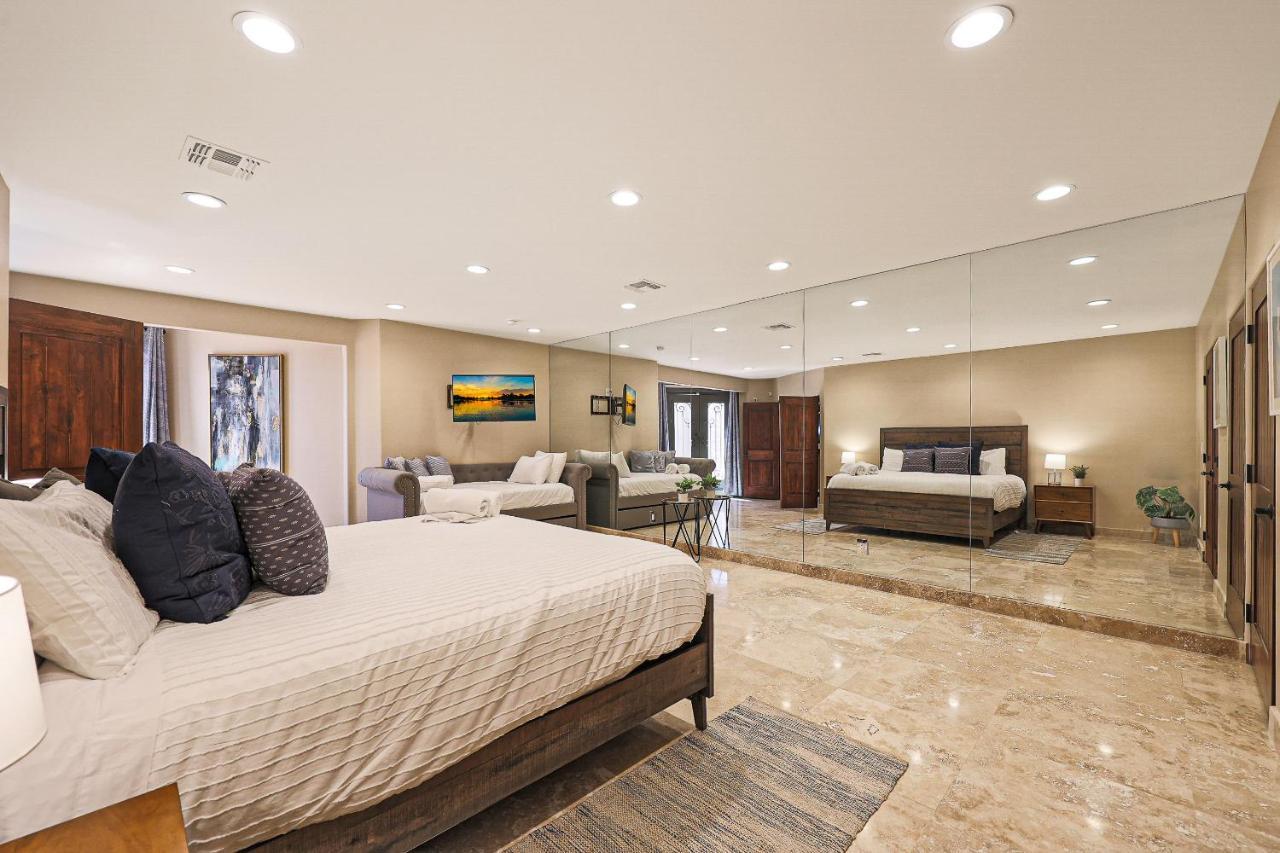 Luxury Estate, Sleeps 24, Sonoran By Homestakes Villa