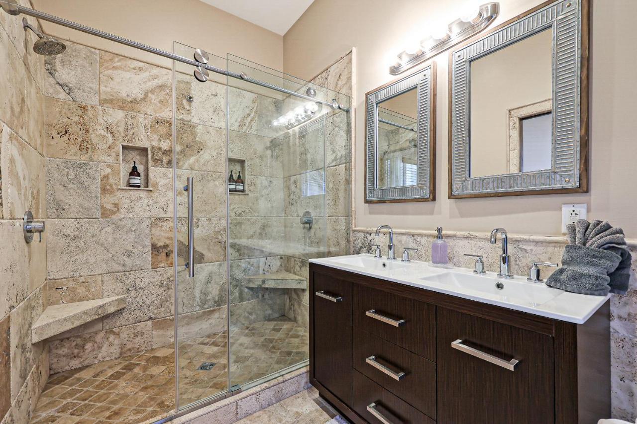Luxury Estate, Sleeps 24, Sonoran By Homestakes Villa