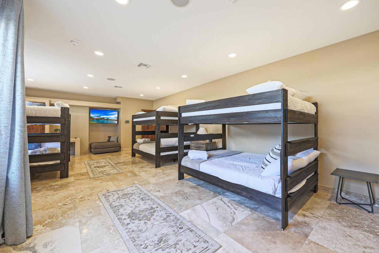Villa Luxury Estate, Sleeps 24, Sonoran By Homestakes