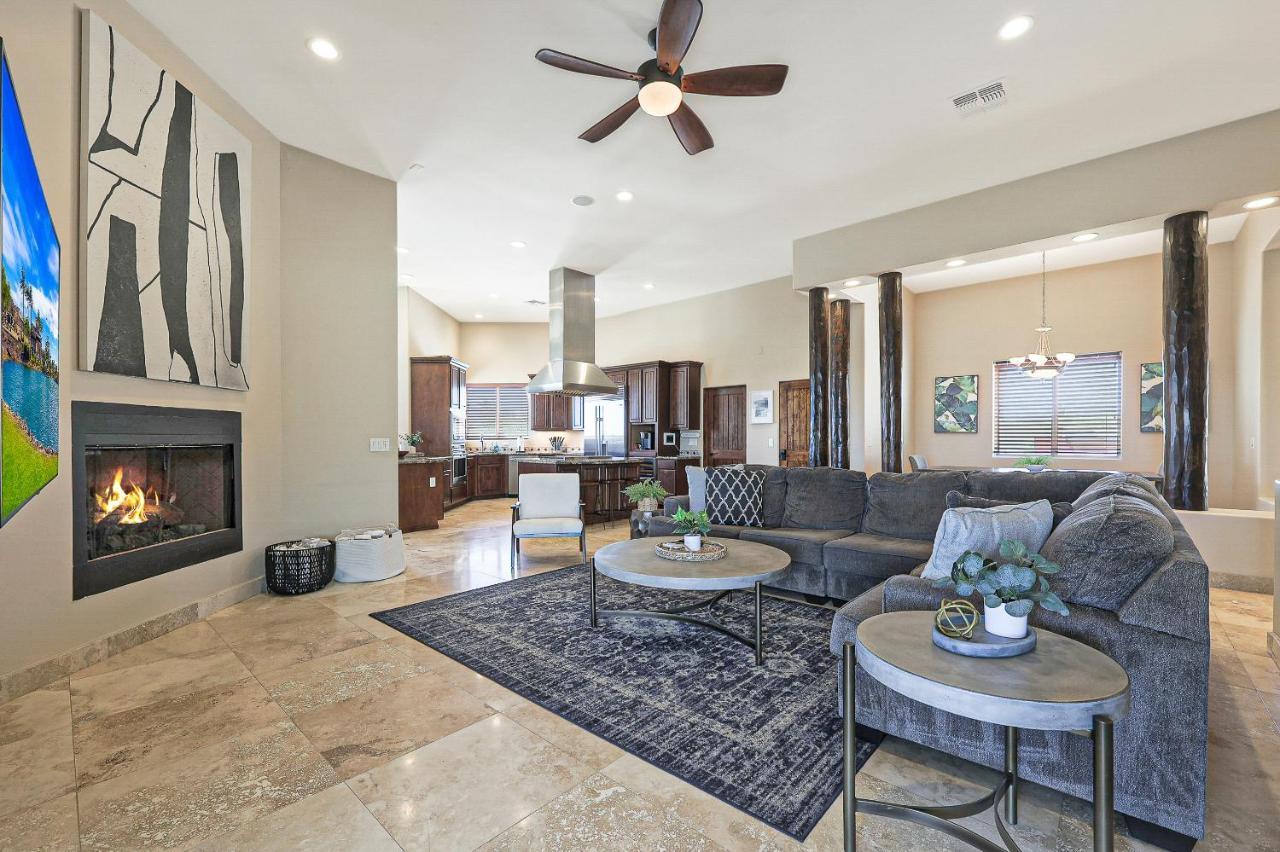 Luxury Estate, Sleeps 24, Sonoran By Homestakes Villa Scottsdale