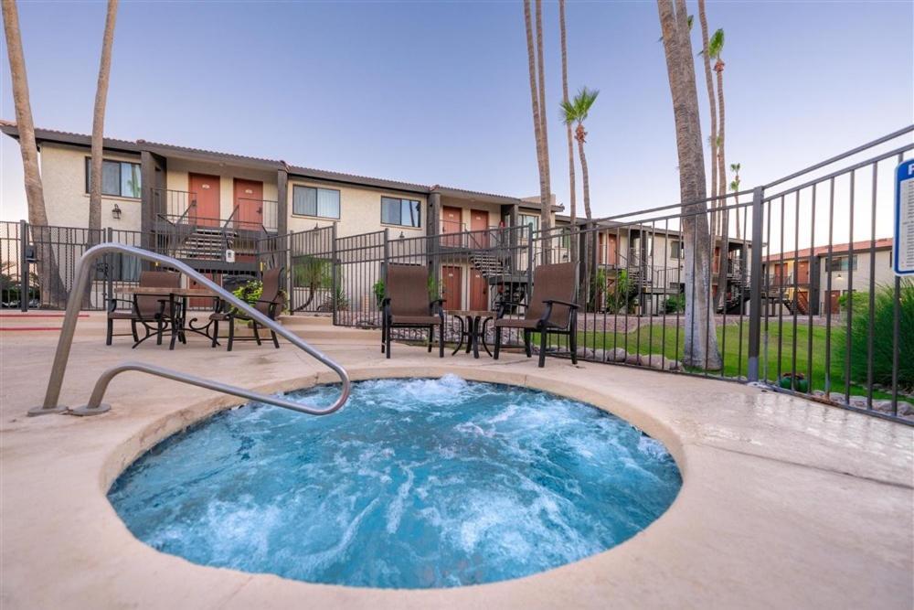 Apartment 213 Fully Furnished 1br Suite-outdoor Pool *