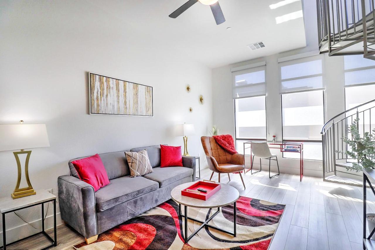 Private Rooftop Terrance-walk Score 81-shopping District-king Bed-parking 4003 Apartment