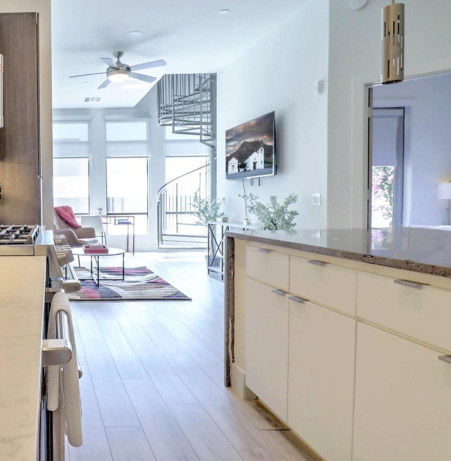 Private Rooftop Terrance-walk Score 81-shopping District-king Bed-parking 4003 Apartment Scottsdale