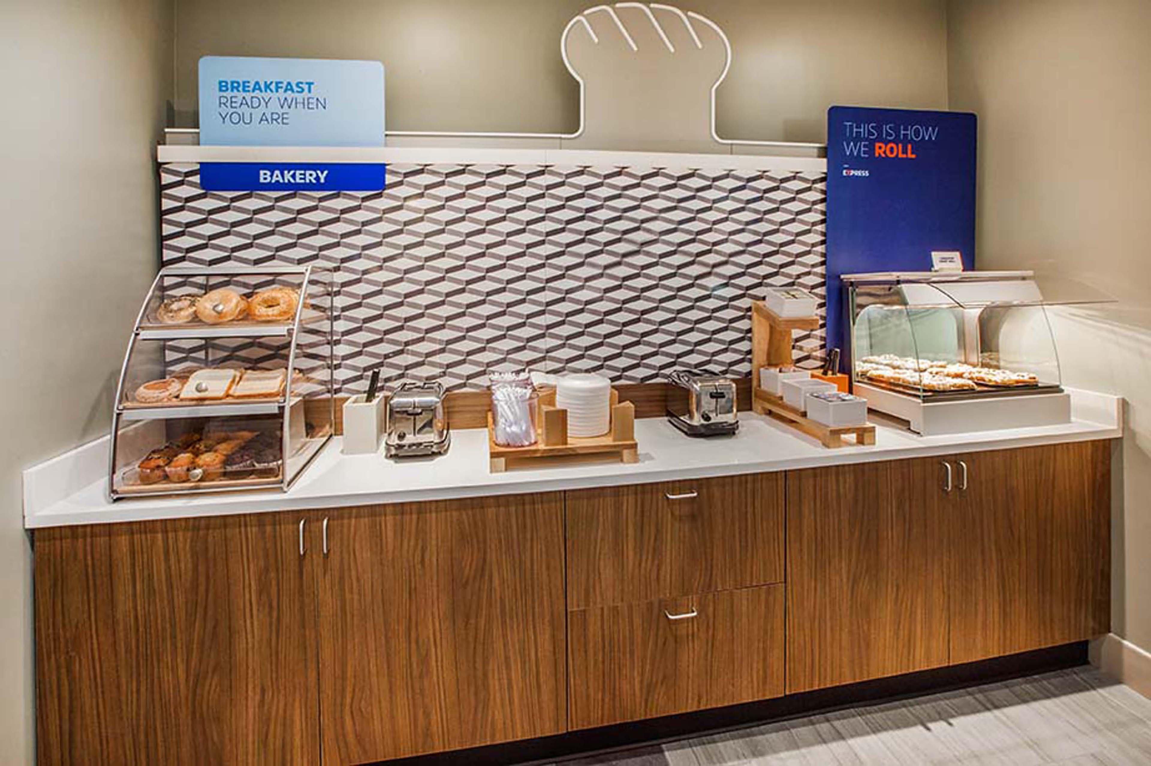 Express North By Ihg Hotel 3*