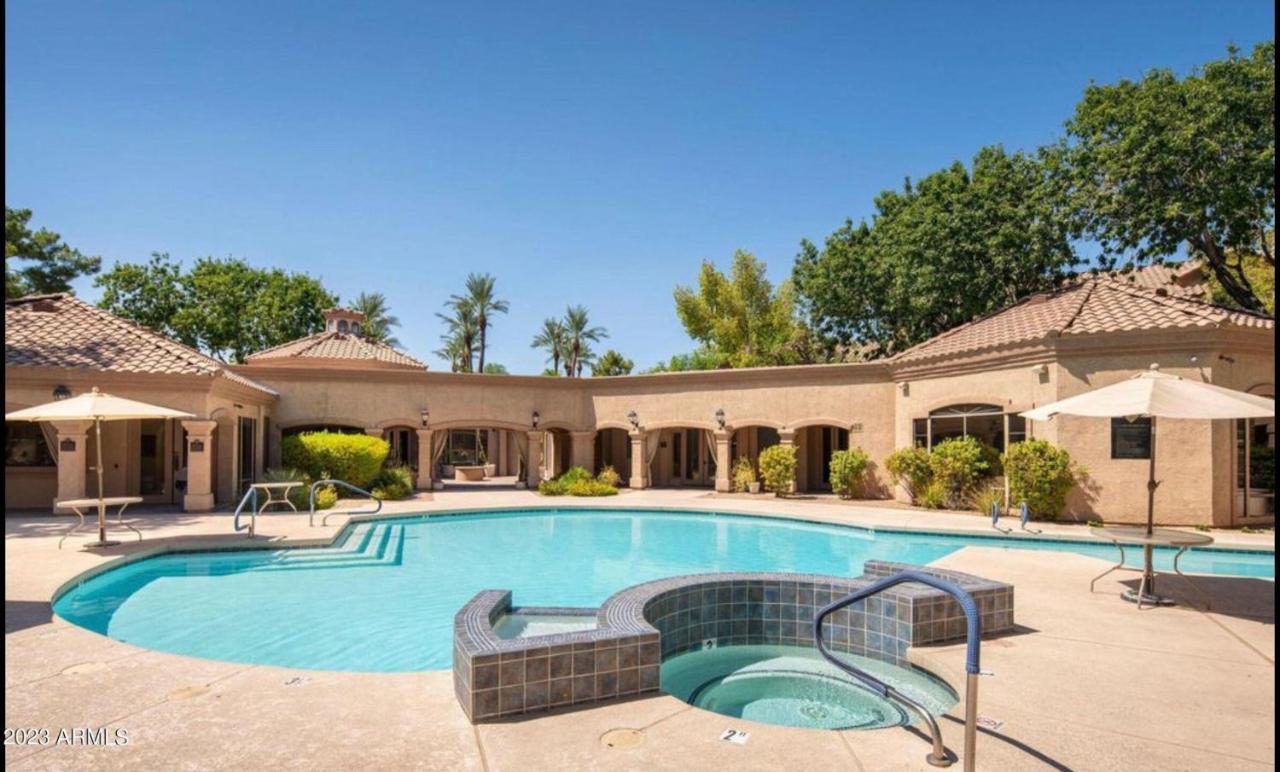 Elegant - Newly Refurbished Ground Floor Unit Holiday home Scottsdale
