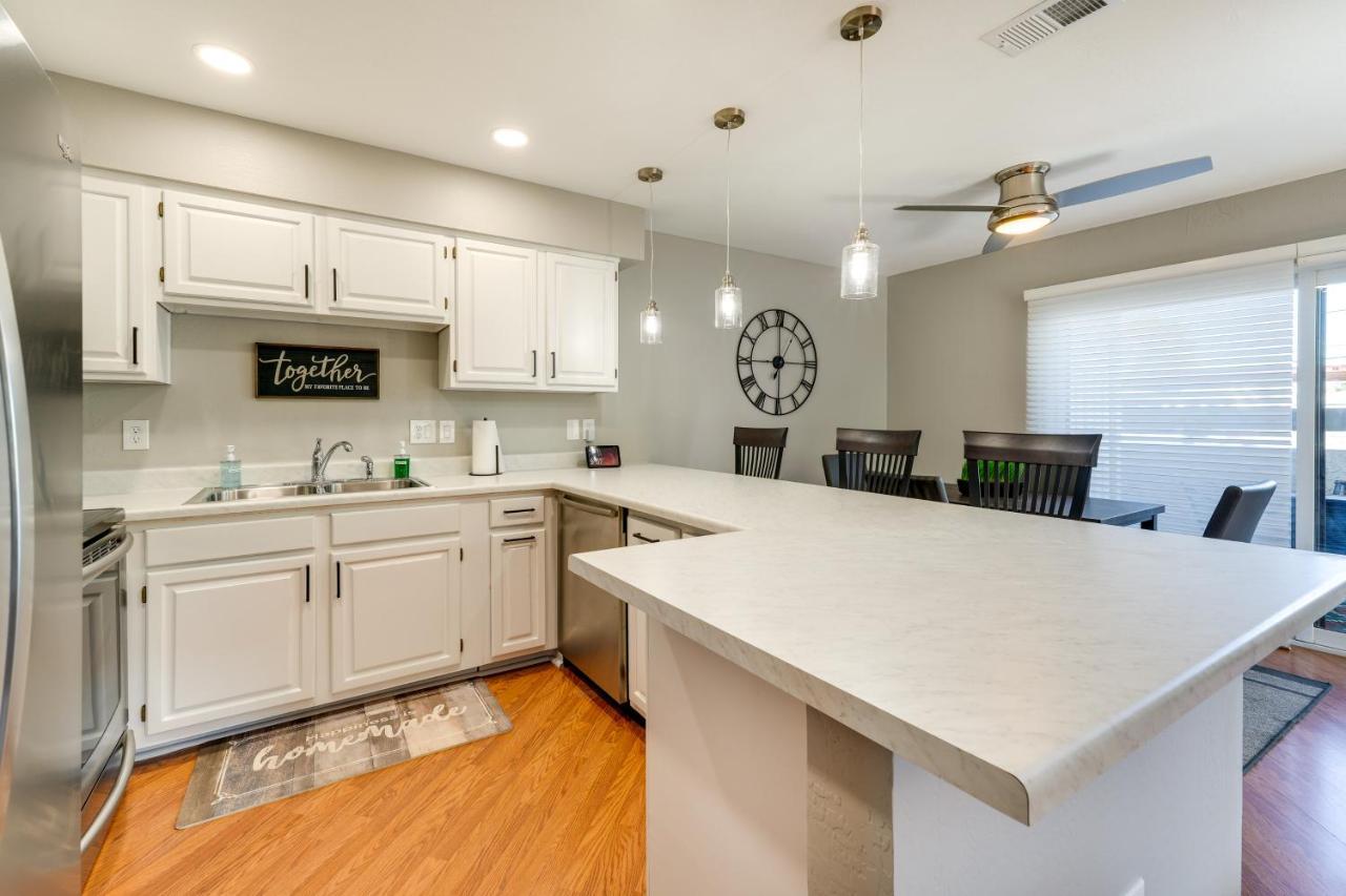 Apartment Modern Oasis With Patio And Pool Access *