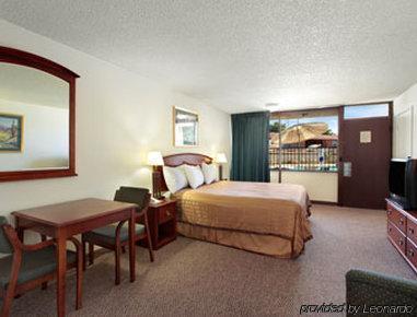Travelodge 2*
