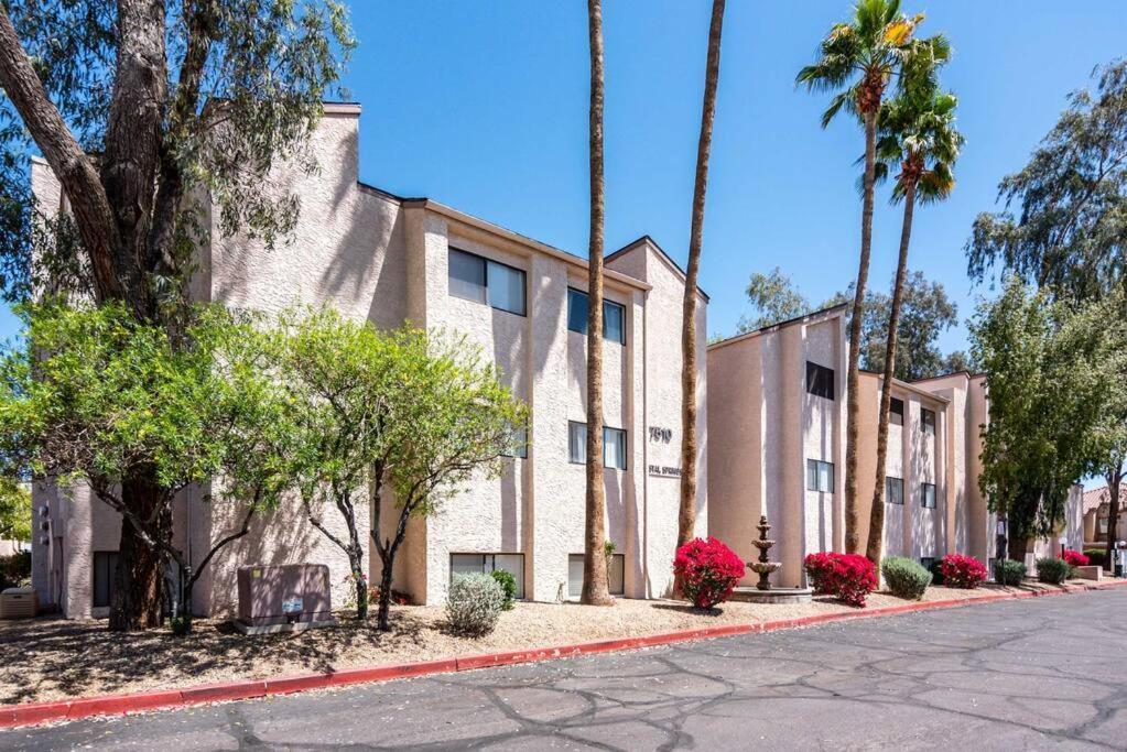 Stylish 1bd In Of Old Town Heated Hottub Holiday home