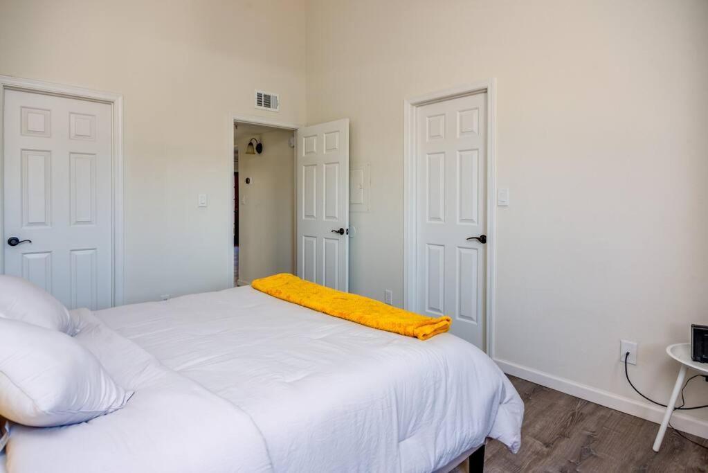 Stylish 1bd In Of Old Town Heated Hottub Holiday home *