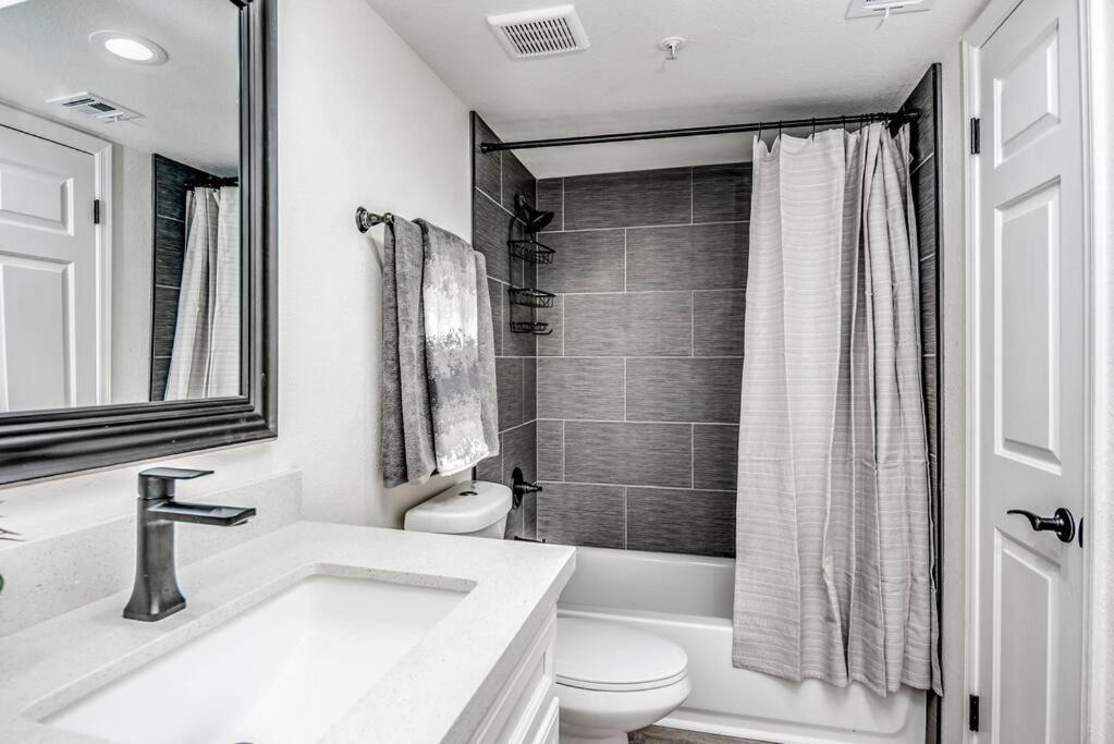 Stylish 1bd In Of Old Town Heated Hottub *