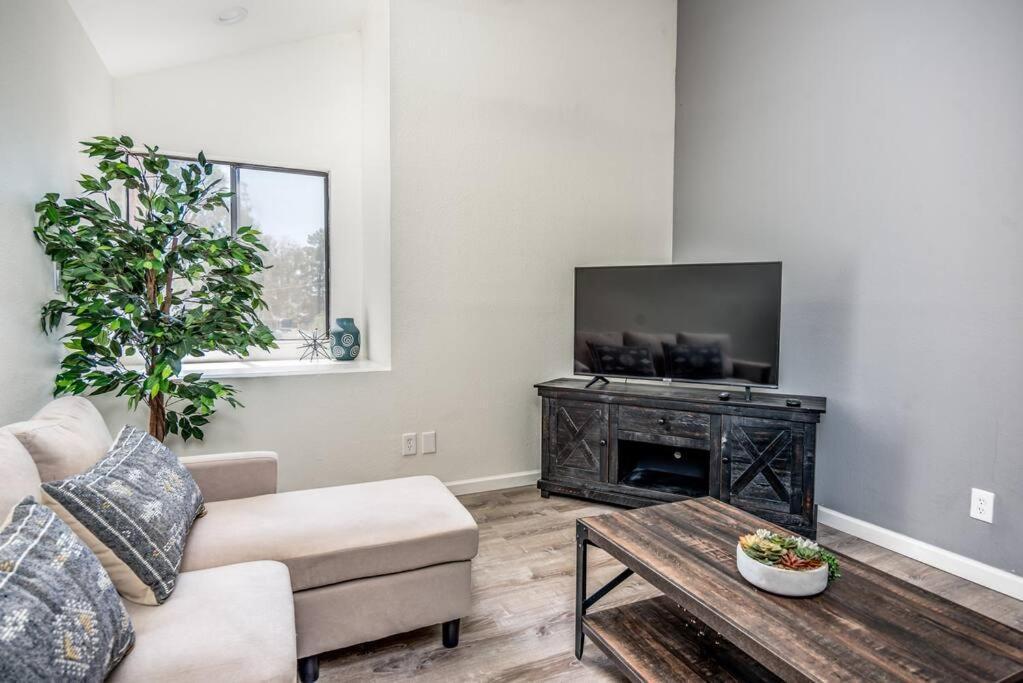 Stylish 1bd In Of Old Town Heated Hottub Scottsdale