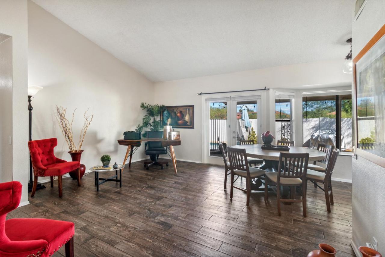 Unique Arizona Style 4-bed Retreat W/ Private Pool *
