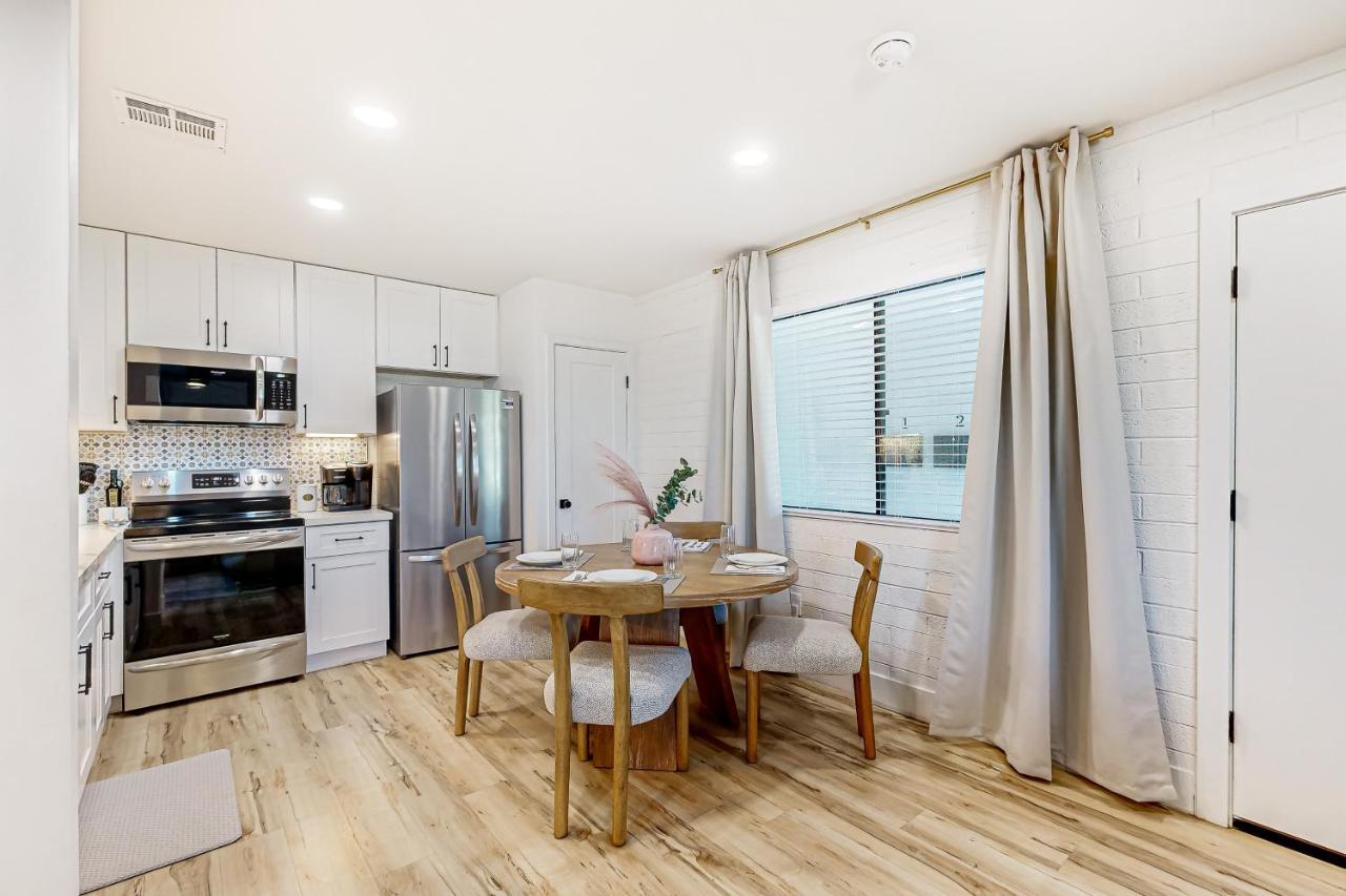 Blush Breeze Retreat Apartment Scottsdale