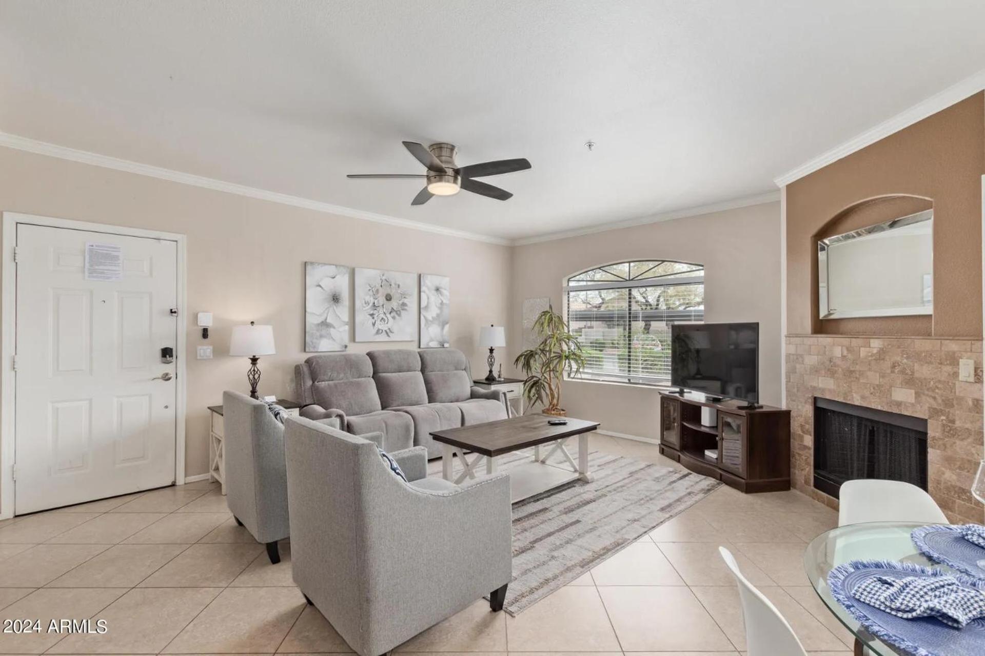 Elegant - Newly Refurbished Ground Floor Unit Holiday home