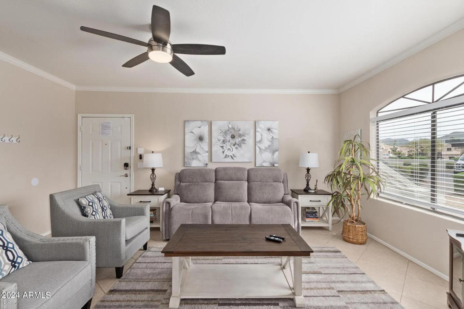 Holiday home Elegant - Newly Refurbished Ground Floor Unit *