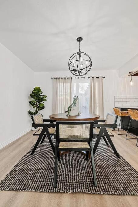 Serene & Stylish Townhouse In Scottsdale, 3bd/3bth Scottsdale