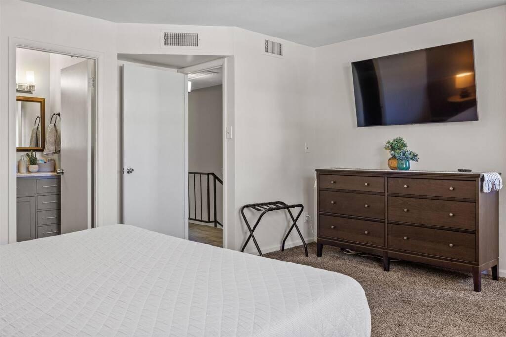 The Scott Pad - Remodeled Space, Large Pool, Centrally Located In The Heart Of Scottsdale!