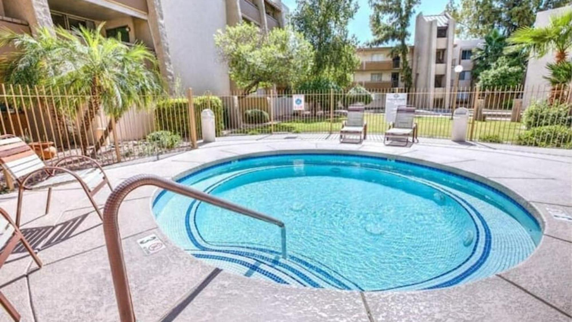 Charming 1-bdrm Steps To Old Town
